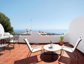 Stunning Penthouse with sea views,solarium,pool & parking